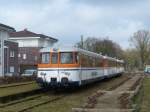 Die Osning-Bahn auf der Teutoburger Wald-Eisenbahn, hier am Wendepunkt Bad Laer. Die meisten Fahrgäste waren bereits in Versmold ausgestiegen, wo die Kirmes  Sünne Peider  in beeindruckender Dimension stattfand (der ganze Ort schien voller Fahrgeschäfte). Der harte Kern, also die echten Eisenbahnfreaks, fuhr natürlich erst mal bis zur Endstation weiter und wieder zurück. Einige Anwohner wunderten sich über Personenverkehr auf dieser sonst nur noch für Güterzüge genutzten Strecke. 22.2.2014, Bad Laer