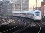 605 520 am 18.10.2008 bei der Ausfahrt aus Hamburg Hauptbahnhof