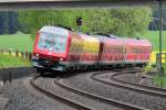 610 002 und 610 520 sind mit dem RE 3696 von Regensburg nach Hof Hbf auf der KBS 855 unterwegs, hier bei Marktleuthen.