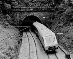 Bei der Einfahrt in den Binauer Tunnel ist dieser 611 504 im Jahre 1998 von Rudolf Pavel festgehalten worden auf den Weg nach Heilbronn Hbf. 