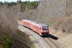 611 038 mit dem RE 26387 (Villingen(Schwarzw) - Neustadt(Schwarzw)) bei Unadingen, 04.04.18.