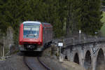 611 538 mit dem RE 3211 (Neustadt(Schwarzw) - Ulm Hbf) auf dem Mauchachviadukt, 04.04.18.