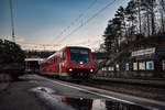 611 020 mit 010 als Ersatz für Doppelstockwagen auf der RB nach Ulm Hbf, am 25.12.18 in Geislingen(Steige)