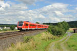 RE 3692 nach Hof Hbf in Form von 612 115 und einer weiteren Einheit bei Pechbrunn, 30.07.2016