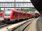 612 119 und 612 076 warten im Ulmer Hauptbahnhof auf die Abfahrt Richtung Kempten.
Ulm Hbf, 04.06.2017.