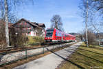 612 001 rollt bei herrlichster Wetterlage am 24.01.2018 gerade durch Fischen im Allgäu