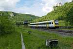 Im Oberen Donautal unterhalb von Schloss Werenwag erreicht 612 139 als RE 22317, Donaueschingen - Ulm, den nchsten Halt, den Bahnhof von Hausen im Tal (31.05.2019).