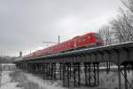 Ein 612-Doppel als IRE 3085 am 18.02.09 nach Nrnberg beim berqueren der Annaberger Strae mit +30