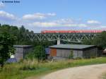 RE 3694 nach Gera Hbf bei der berquerung des Thlauer Viadukts, 19.07.2010