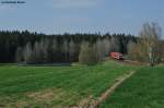 Zwei unbekannte 612er mit dem RE 3697 (+5) von Gera nach Regensburg zwischen Wiesau (Oberpf) und Pechbrunn, 18.04.2011