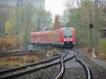 BR 612-561 & 612-594 als RE Nrnberg-Bayreuth bei der Einfahrt im Zielbahnhof. Die Zielanzeiger wurden bereits fr die Rckfahrt nach Nrnberg eingestellt. (31.10.02)