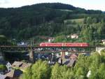 Ein 612er berfhrt am 09.Juni 2012 als RE nach Lichtenfels das Trogenbachviadkut in Ludwigsstadt