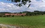 Ein 612er Prchen als IRE Dresden - Nrnberg hat gerade den ehemaligen DDR Grenzbahnhof Gutenfrst durchfahren und nhert sich der Grenze zu Bayern in Richtung Hof.