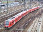  nicht einsteigen  zu sehen sind 2 mal 612 in doppeltraktion beim verlassen des dresdner hauptbahnhofs.gesehn am 18.01.2007