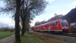 612 075 trennte sich eben von seinem hinterem 612er nach Oberstdorf und fährt nun als RE nach Lindau. Oktober 2014.
