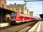 Ein Mittelsachsen-Vogtland-Express macht Halt im Bf von Freiberg(Sachs). Im Bild 612 133 und 612 521 als RE4768 Dresden Hbf - Hof Hbf, 16.02.07.