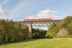 Ein Pendolino der Baureihe 612 in Richtung Marktredwitz überquert am 20.05.2016 den Röslau-Viadukt bei Thölau.