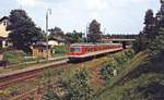 Ebenfalls am 28.6.1990 legt ein Nrnberger 614 auf dem Weg von Hof nach Bad Steben in Stegenwaldhaus einen Halt ein.