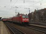 Die 146 245 mit Modus Wagen am 29.12.2007 bei der Ausfahrt in Frth.