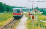 614 039 fhrt am 13.7.02 als RB nach Neunkirchen am Sand im schlichten Haltepunkt Hedersdorf ein.