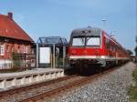 614 002-4/914 025-2/614 001-6 mit RB Nieuweschans-Leer auf Bahnhof Weener am 4-5-2006.