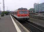 Die BR 614 005-7 in Orange am 14.05.2006 in Kassel Hbf.