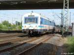 Ein NE 81 Triebwagen der Kahlgrund Verkehrsgesellschaft bei der Ausfahrt aus dem Hanauer Hbf in Richtung Schllkrippen.
Mai 2004