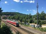 628 902 als Rb 22377 (Ehingen (Donau) - Langenau (Württ)) am 26.06.17 bei der Ausfahrt aus Blaubeuren.