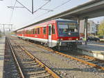 Einfahrt 928 470 mit 628 470 aus dem Bahnhof Lebach am 19. Oktober 2018 