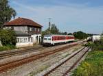 Der 628 540 als RB nach Mühldorf am 09.08.2019 bei der Durchfahrt in Pirach.