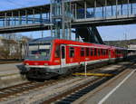 628 904 stand bei schönstem Sonnenlicht am 22.2.20 um 9:22 Uhr im Ulmer Hbf.