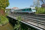 628 486 / 628 673  Maria  berquert in Biberach (Ri) den Rotbach und befindet sich als RB 22646 auf der Fahrt von Biberach Sd nach Ulm (23.04.2020).