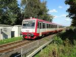 VT507 der NEG am 08.10.21, kurz nach der Ausfahrt aus Niebüll auf dem Weg nach Dagebüll Mole.