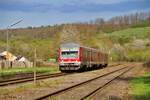 628 473 + 628 475 sind auf ihrer letzten Fahrt des Tages nach Bouzonville unterwegs. Alle Fahrgäste des Sonderzuges zum Karfreitag-Markt müssen wieder zurück ins Saarland gebracht werden.
Bahnhof Hemmersdorf, Bahnstrecke 3212 am 15.04.2022