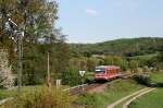 Von Eppingen kommend hat 628 300 am 02.05.08 nur noch rund einen Kilometer vor sich, bis er die verschlafene Nebenbahn verlassen wird und in Steinsfurt zum Stehen kommen wird.