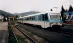 Triebwagen 928 627 nach Holzkirchen im Mai 1998 im Kopfbahnbof Schliersee.