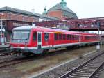 Der 628 214-6 wartet auf den nchsten Einsatz nach Eutin.Aufgenommen am 13.02.05 im Lbecker Hbf.