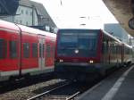 Hier fhrt der 629-006 (628) am 21.03.2005 in Worms Hbf ein.