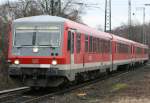 Der 628 673 fhrt als RE12 von Kln Messe/Deutz nach Trier am 29.12.2009 in Kln West ein