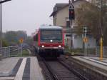 ein 628er fhrt in den Bahnhof Freinsheim ein.