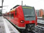 425-261 ziemlich eingeschneit am 27.12.2005 in Worms Hbf.