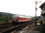 628 518-3/928 518-0 mit RB 12546 (RB 55 Der Winterberger) zwischen Winterberg und Bestwig auf Bahnhof Bestwig am 14-7-2001.