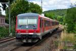 628 592 und 928 675 von Trier nach Kln-Messe/Deutz beim Bf Satzvey (mit wahnsinnig schiefen Formsignal auf der linken Seite) - 07.07.2011