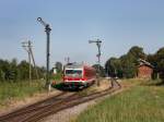 Der 628 576 als RB nach Mhldorf am 26.08.2011 bei der Ausfahrt aus Karpfham.