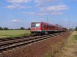 628 280 und 628 213 sind als RB Mannheim - Neustadt (Weinstrae) am 31.08.2011 bei Haloch