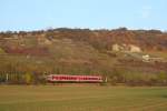 Mit den letzten Sonnenstrahlen fhrt der RE 5224 von Trier gen Luxemburg, sich dem nchsten Ziel Wasserbillig nhernd.