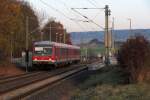 Im letzten Abendlicht passiert 628 270-0 als RE 23438 (Crailsheim-Heilbronn) nonstop den Bedarfshalt Wieslensdorf.