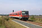 Ein Triebwagen der Baureihe 628 fhrt am 29.08.2012 in den Bahnhof Fehmarn-Burg ein.