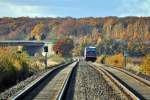 928 637 nach Trier entschwindet in die herbstliche Eifel, kurz vor Satzvey 12.11.2012