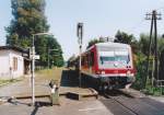 928 444 fhrt am 30.8.05 als RB nach Gieen im Haltepunkt Saasen ab.